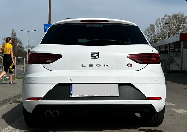 Seat Leon cena 65000 przebieg: 49777, rok produkcji 2018 z Warszawa małe 379